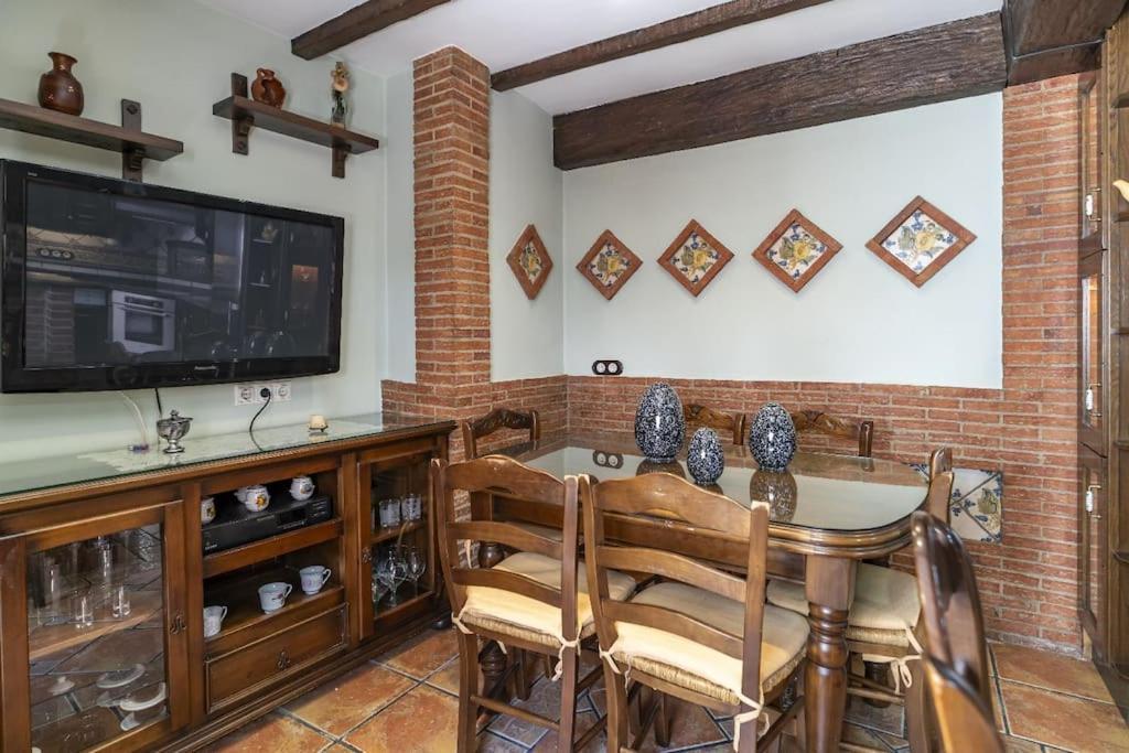 Priego de Córdoba Casa Con Patio Y Terraza En Barrio Historico De La Villa, Junto Al Adarve מראה חיצוני תמונה