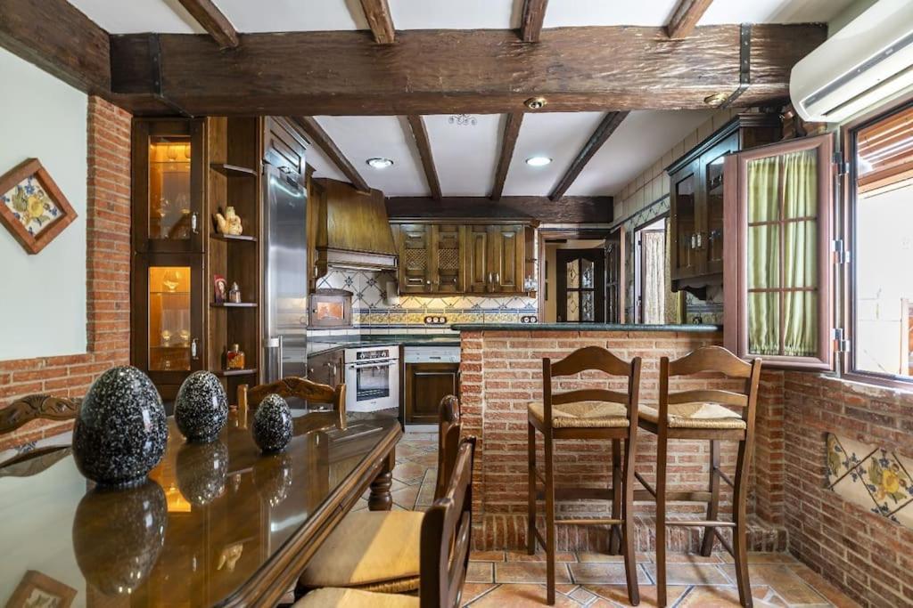 Priego de Córdoba Casa Con Patio Y Terraza En Barrio Historico De La Villa, Junto Al Adarve מראה חיצוני תמונה